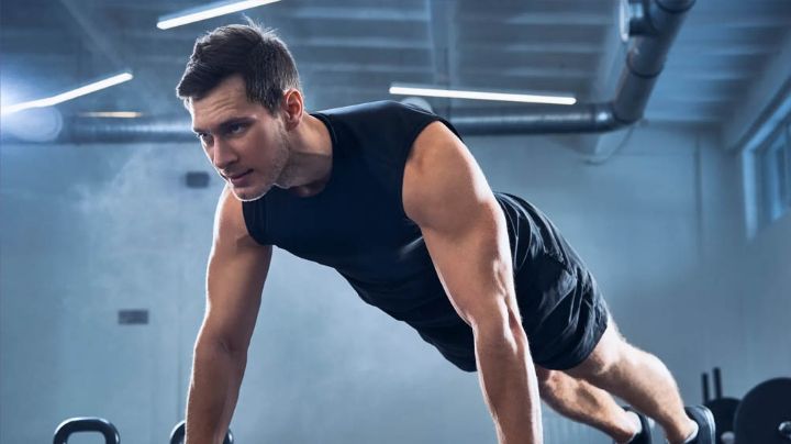 VIDEO: Joven se 'rompe' un brazo al realizar sus ejercicios de manera equivocada