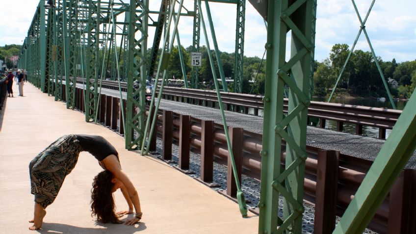 Postura del puente: Conoce los 4 increíbles beneficios que tiene para tu espalda este sencillo ejercicio