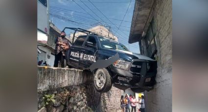 Patrulla termina suspendida en el aire luego de que policías intentaban detener a banda de asaltantes