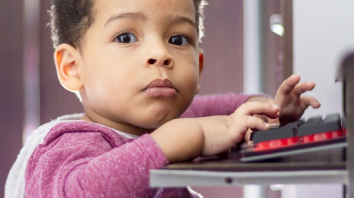¡Ni antes, ni después! Descubre cuál es la edad apropiada para que tu hijo tenga una computadora