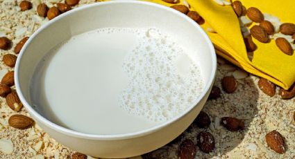 ¡Refréscate! Esta deliciosa agua de horchata con almendras es ideal para una tarde calurosa