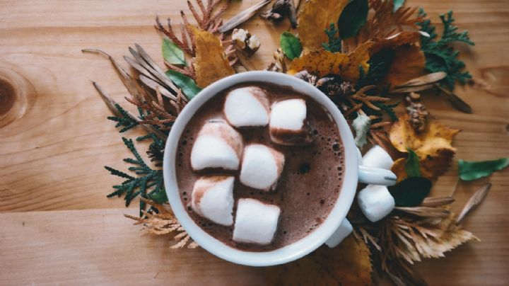 ¡Que no te dé frío! Disfruta de esta deliciosa bebida caliente de chocolate con vino tinto