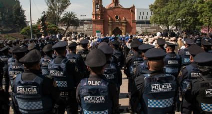 "Ya tienen sus mañas": Mujer acusa a policías de CDMX de robar una laptop de su auto