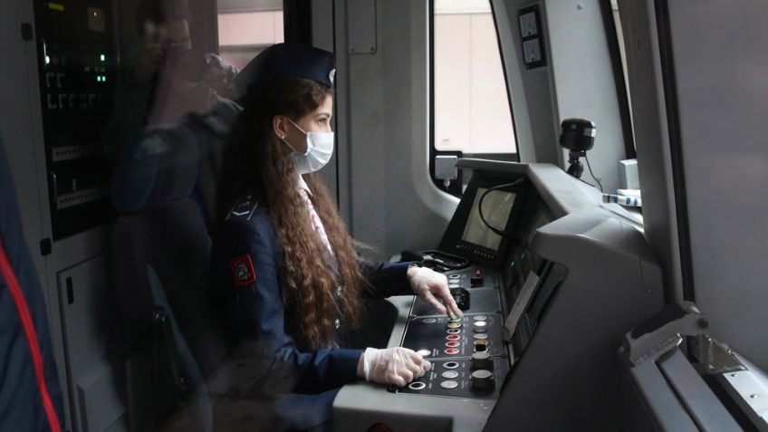 Por primera vez en toda su historia: Metro de Moscú contrata a conductoras