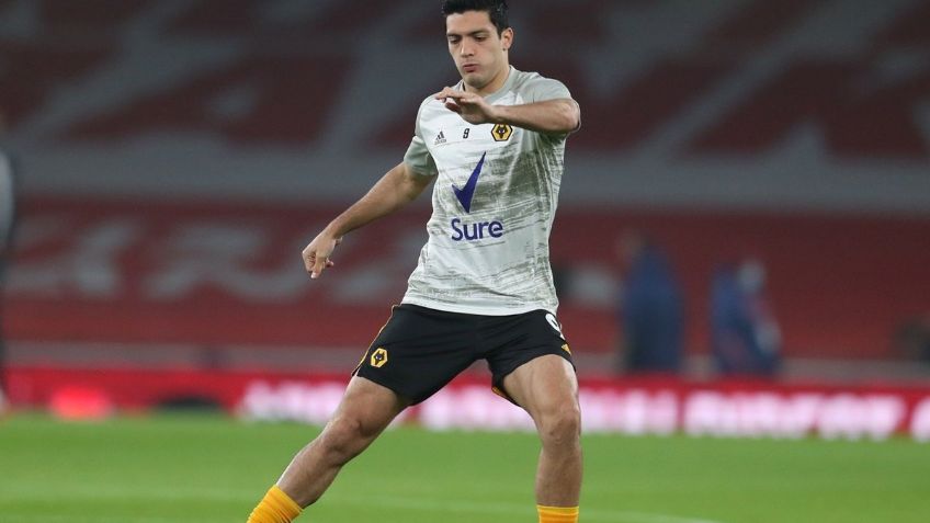 El delantero mexicano Raúl Jiménez ya hace trabajo físico con los Wolves