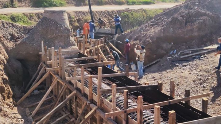 Ciudad Obregón: Socavón de la calle 300 podría estar reparado en 2 semanas