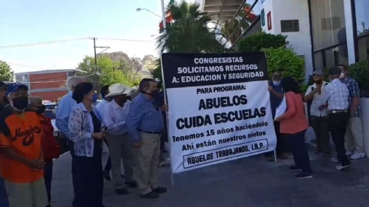 Hermosillo: Abuelos Trabajando se manifiestan en el Congreso; exigen apoyos para reactivar programa