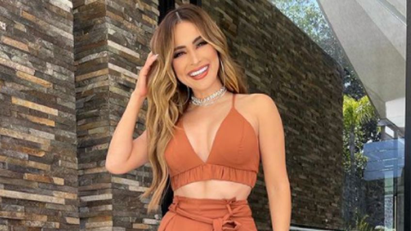 Cynthia Rodríguez pone de cabeza a TV Azteca al modelar coqueto vestido en 'VLA': "Chiquita"