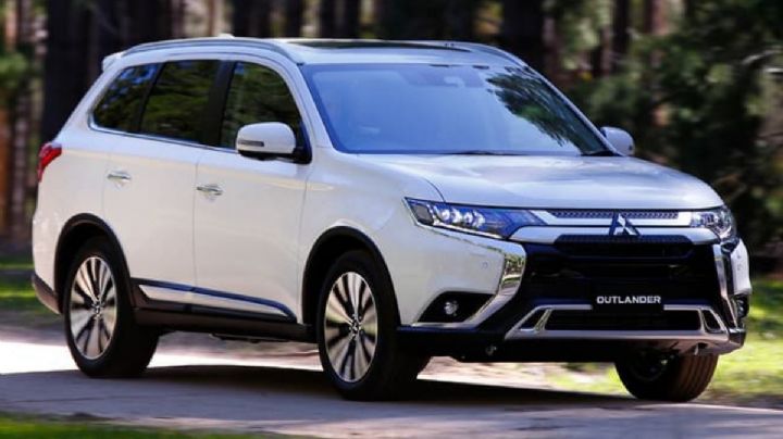 VIDEO: Tras graduarse, exestudiantes le obsequian ¡una camioneta al director de su escuela!