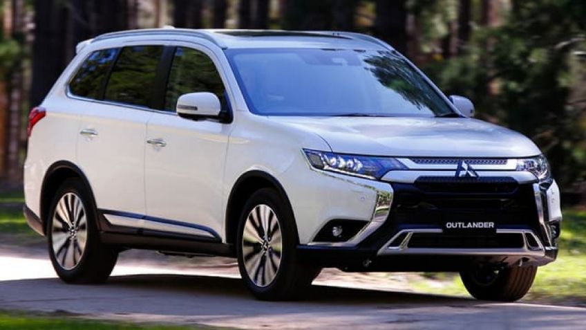 VIDEO: Tras graduarse, exestudiantes le obsequian ¡una camioneta al director de su escuela!