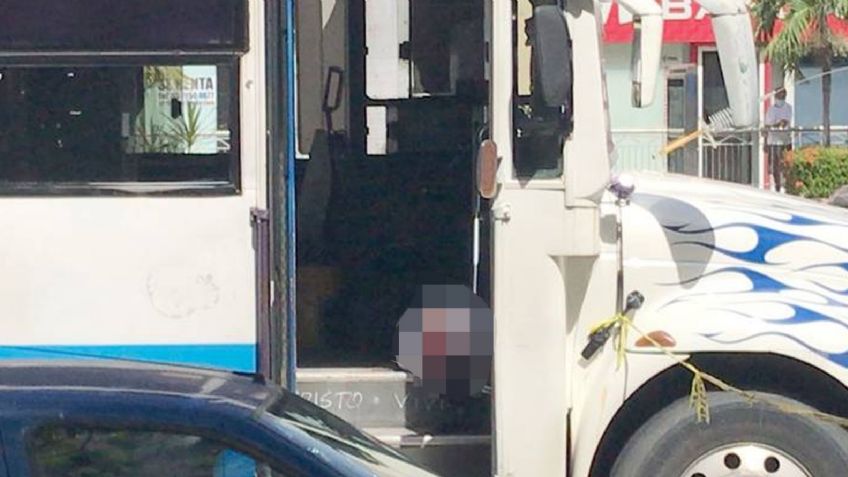 Acapulco: Sicarios entran a la fuerza a un camión y frente a pasajeros ejecutan al chofer