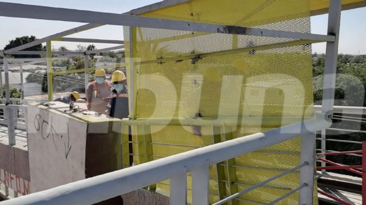 Cajeme: Puente peatonal ubicado en Esperanza recibe mantenimiento; le colocaron una jaula