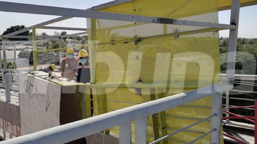 Cajeme: Puente peatonal ubicado en Esperanza recibe mantenimiento; le colocaron una jaula