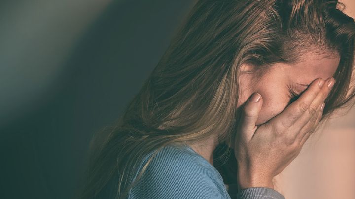 Abominable ataque: Un hombre se disfraza de mujer para arrojarle ácido a su exnovia en la cara