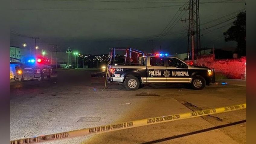 Jalisco: Con múltiples impactos de bala, asesinan a un hombre y lo abandonan en un terreno baldío