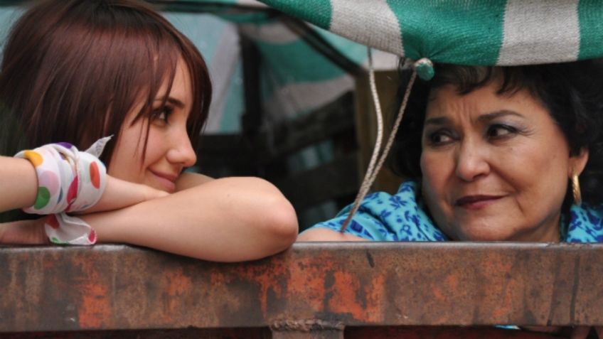 Tras enterarse de cayó en coma, Dulce María envía conmovedor mensaje a Carmen Salinas