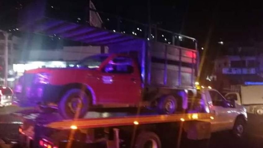 Abandonan 4 cadáveres desmembrados dentro de una camioneta sobre carretera