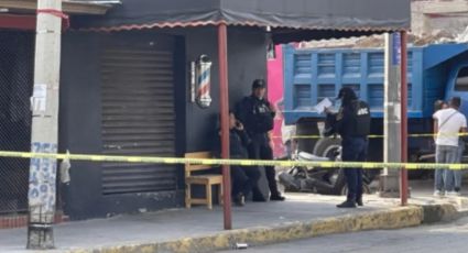 Sicarios asesinan a joven en una barbería; su madre asegura que no tenía problemas con nadie