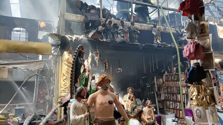 ¡Pánico en CDMX! Voraz incendio en el Mercado de Sonora moviliza al cuerpo de Bomberos