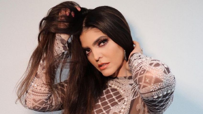 Con medias de red y corto vestido, Ana Bárbara desata locura en Instagram a sus 50 años