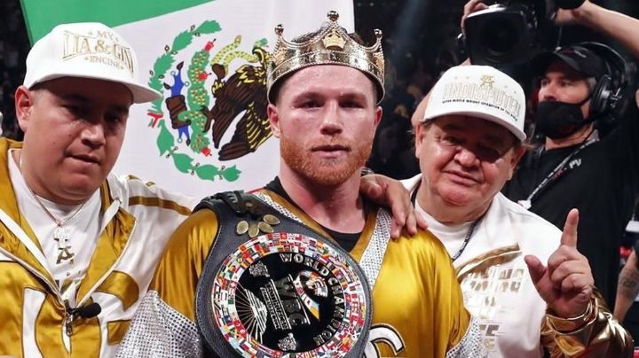 VIDEO: ¡Histórico! Canelo Álvarez noquea a Caleb Plant y se convierte en campeón absoluto