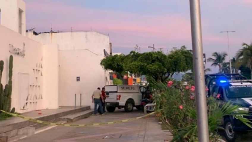 Empistolados asesinan a tiros a un hombre al salir de un antro; escaparon en taxi