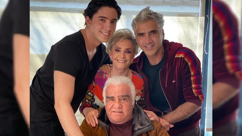 Luto en el regional mexicano: Así pasó Vicente Fernández sus últimas horas en el hospital