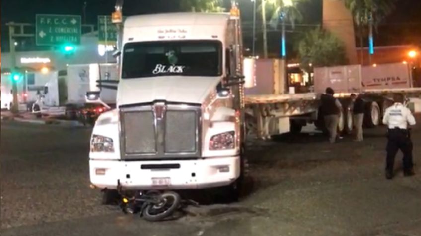 Terrible accidente cobra la vida de motociclista en Hermosillo; fue aplastado por tráiler