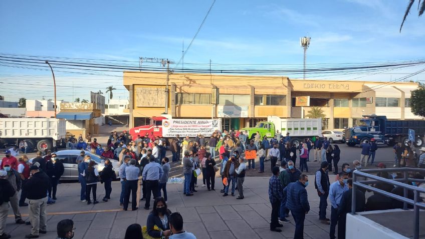 Ciudad Obregón: Se manifiestan ante el IMSS por falta de atención médica y medicamentos