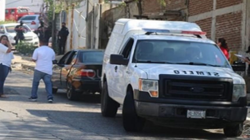 Dejan 'encajuelado' en un auto BMW ; fue asesinado con torniquete