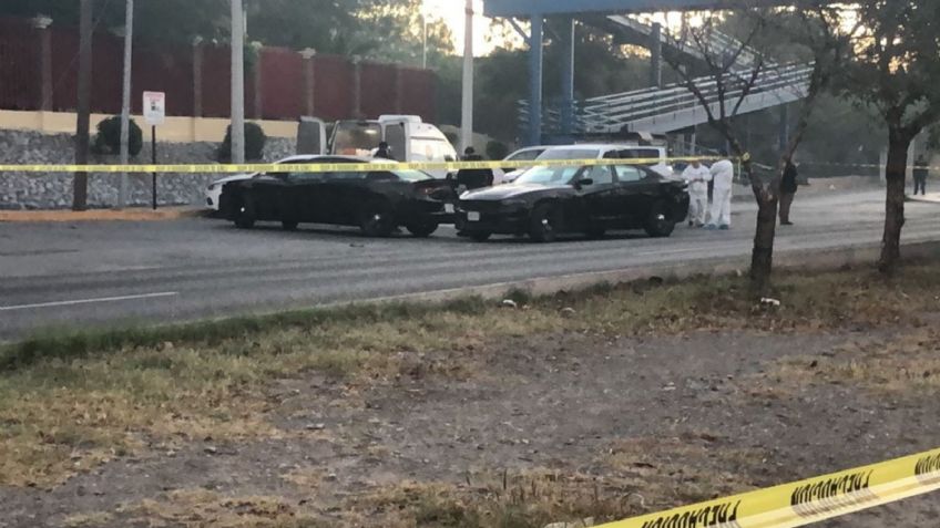 Localizan un 'encajuelado' por calles de Santa Catarina; tenía huellas de violencia