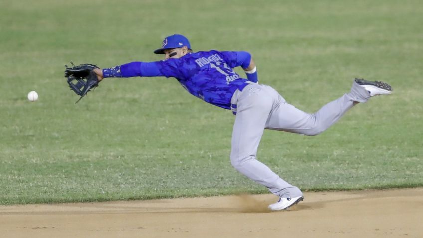 'Manny' Rodríguez luce intratable y va por dos récords legendarios de la Liga Mexicana del Pacífico