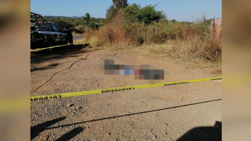 A un costado de la carretera, abandona el cadáver 'embolsado' de una hombre
