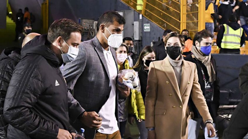 Nueva polémica de Nahuel Guzmán: Portero de Tigres lanza peluche a jugadoras de Rayadas