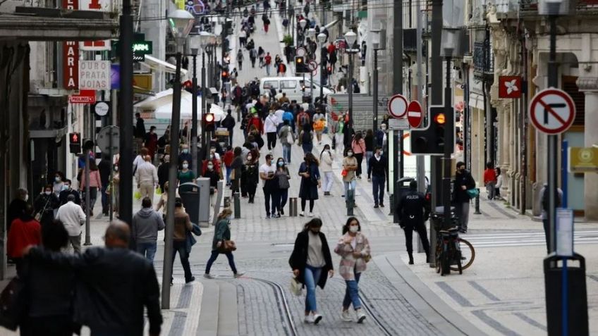 Pese a tener al 87% de su población vacunada, Portugal impone restricciones contra el Covid-19