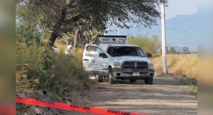 Sicarios asesinan a quemarropa a dos hombres y le colocan un 'narcomensaje'