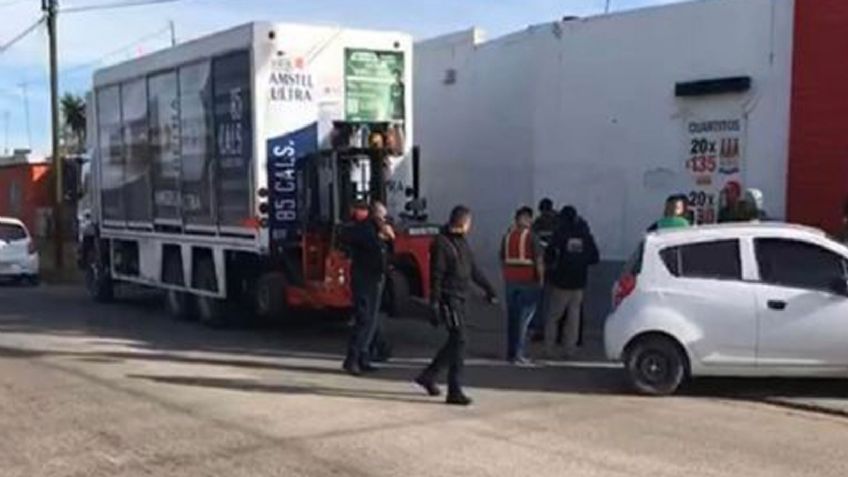 Hombre encapuchado despoja de 90 mil pesos a repartidores de cerveza en Hermosillo
