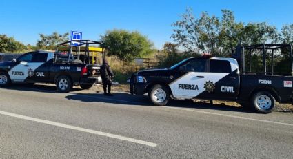 A la orilla de una autopista, localizan el cadáver de una persona; fue envuelto en un plástico