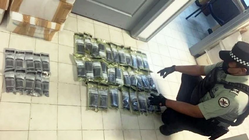 Descubren 40 cargadores para arma de fuego en garita de Nogales; estaban ocultos en vehículo