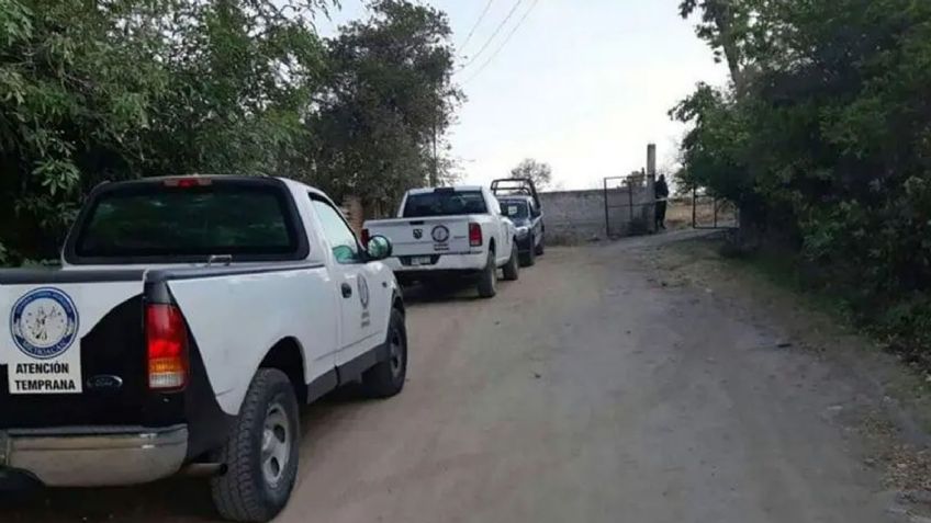 Tangamandapio se tiñe de rojo: A la orilla de la carretera, encuentran tres cadáveres degollados