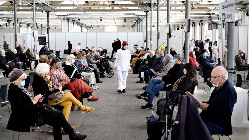 Dinamarca detecta más de 100 casos por Ómicron; el número de infectados se triplicó en 48 horas