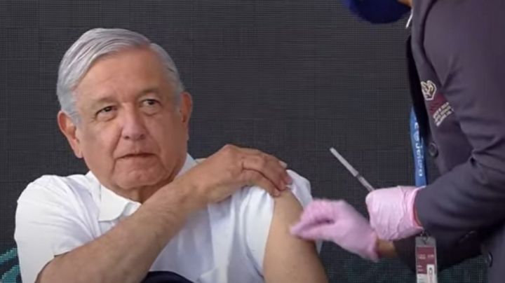'Mañanera': AMLO y su gabinete reciben dosis de refuerzo contra el Covid-19 de AstraZeneca