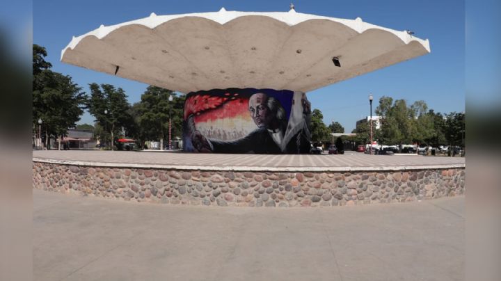 Ante el abandono de las autoridades, vecinos remodelan plaza de Esperanza