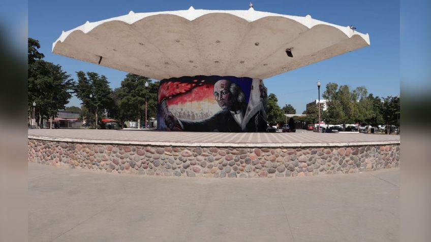 Ante el abandono de las autoridades, vecinos remodelan plaza de Esperanza