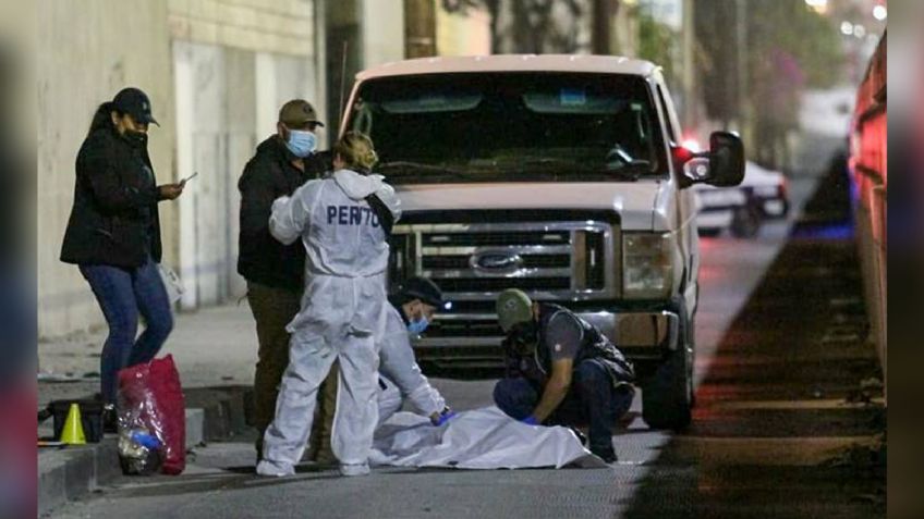 Tijuana: Encobijados y con signos de violencia, localizan a dos hombres en la calle