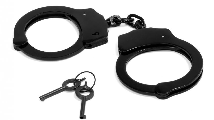 Arrestan a un adolescente por abusar de una menor de 3 años; la víctima se reporta grave