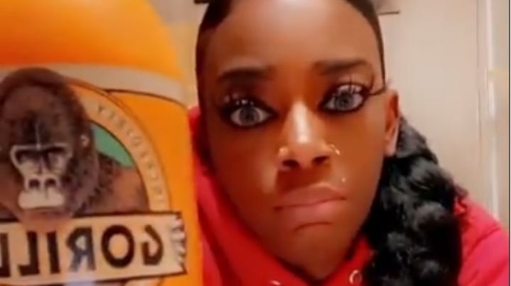 VIDEO: ¡Qué horror! Mujer se pone pegamento Gorilla en el cabello al pensar que era fijador