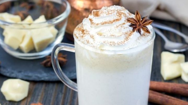 ¿Llegaron las bajas temperaturas? Combátelas con este cálido y exquisito chocolate blanco