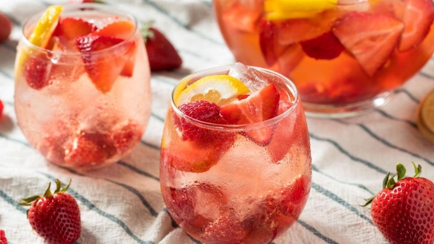 ¡Salud por el amor! Este clericot de vino rosado te alegrará el paladar en este San Valentín