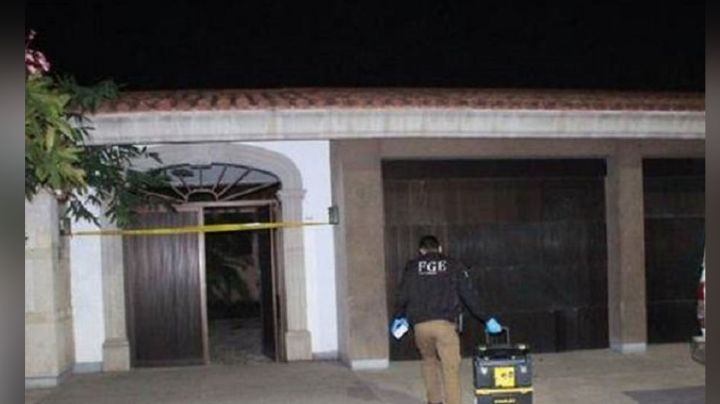 Encuentran sin vida y maniatado en una recámara al velador de una casa